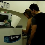 Garoto na cozinha pegando a tia e metendo gostoso na safada