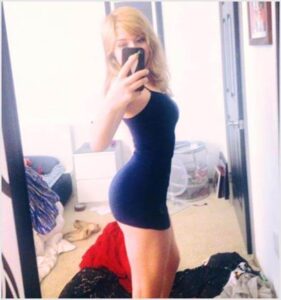 jennette mccurdy nua se exibindo pelada