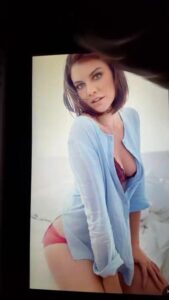 lauren cohan pelada se exibindo nua